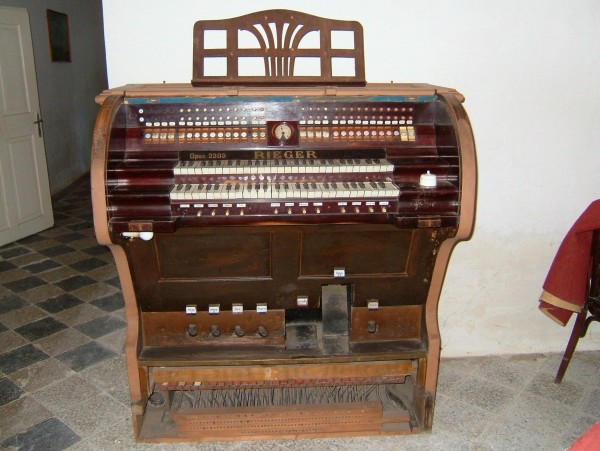 Die frühere Orgel der Kirche